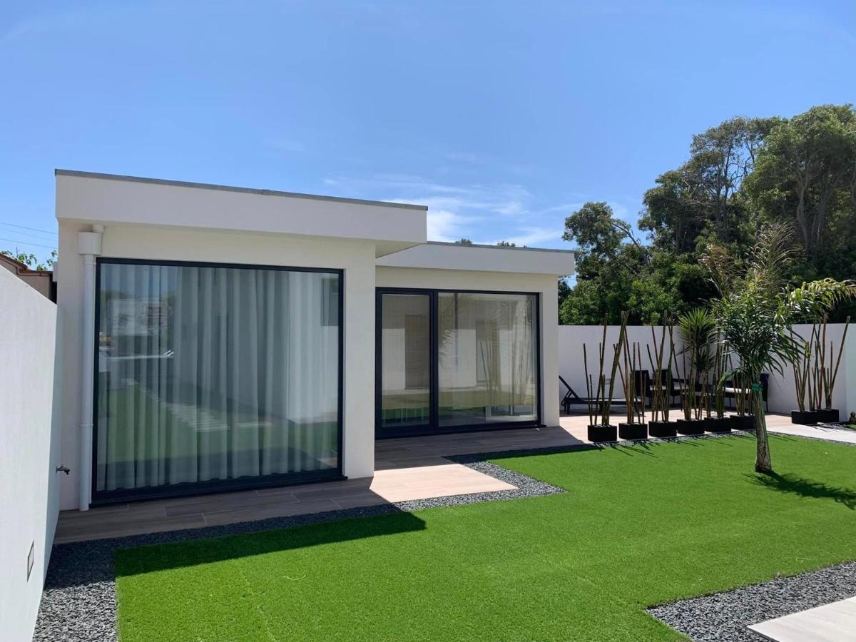 Oliver Beach House Poco da Cruz Kültér fotó